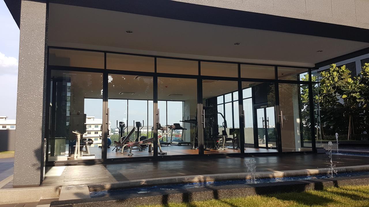 Utropolis By Miric Apartment Shah Alam Exterior foto